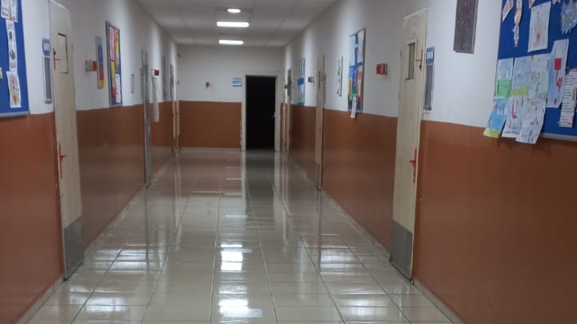Ara Tatilde Okulumuzda Genel Temizlik Yapıldı.